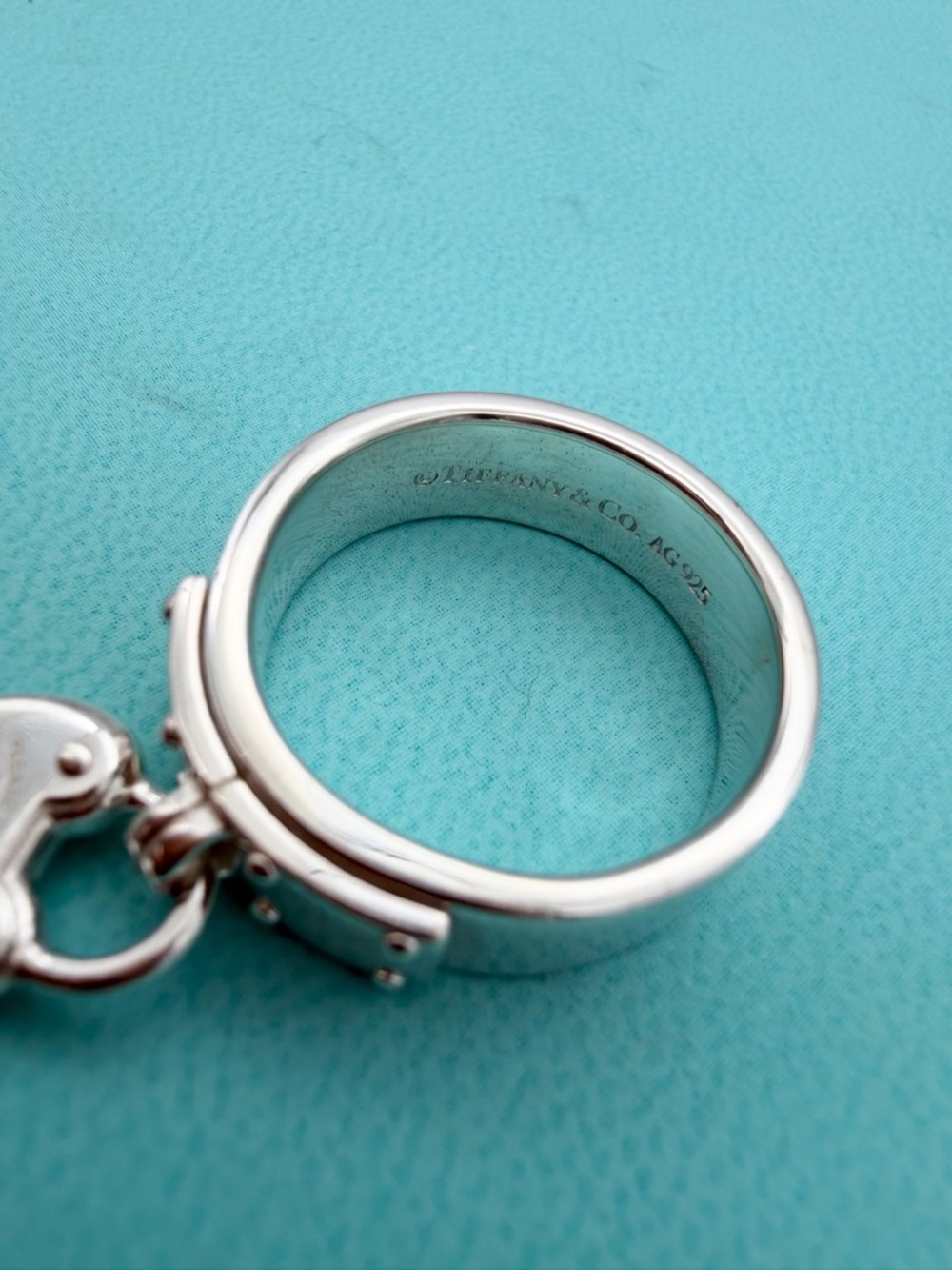 Tiffany & Co size 8.25 Return to Love rtt lock dangle ring - Picture 9 of 12